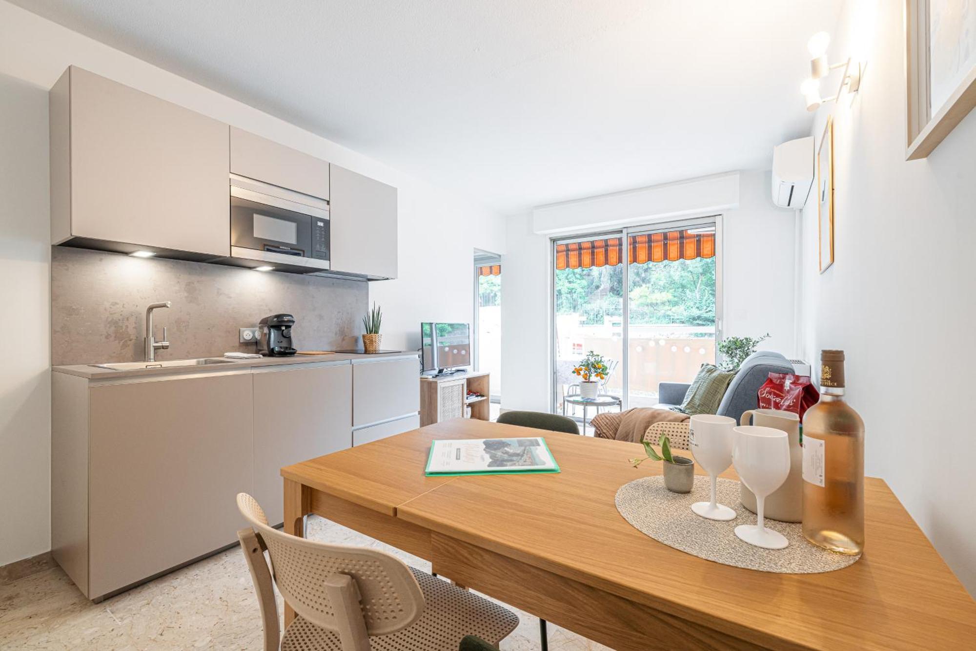 Appartement 2P Renove Avec Terrasse Au Port De นีซ ภายนอก รูปภาพ