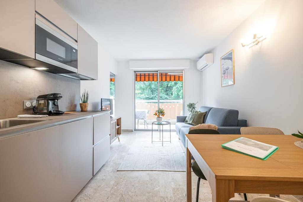 Appartement 2P Renove Avec Terrasse Au Port De นีซ ภายนอก รูปภาพ